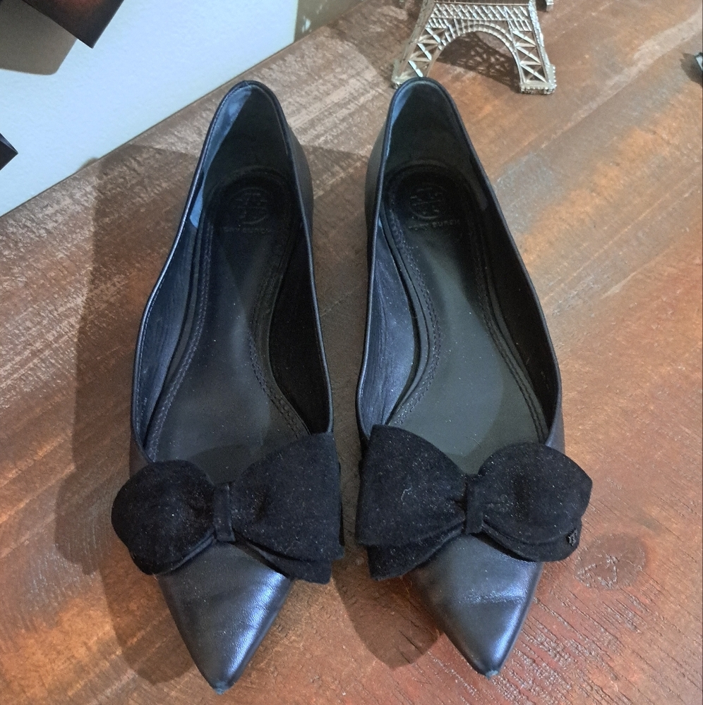 GUC Tory Burch Black Flats with Bow Detail toe Size 9